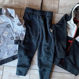 Boy's 4T Sweatshirts and Sweatpants ~3 Piece Bundle ~ Pull Over  Zip Up Hoodie